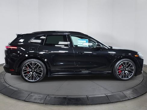 New 2026 Porsche Cayenne Turbo AWD/4WD image 8