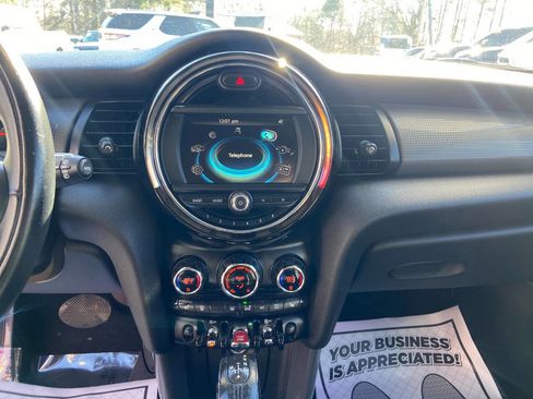 Used 2016 MINI Cooper 4-Door Hardtop w/ Media Package image 13