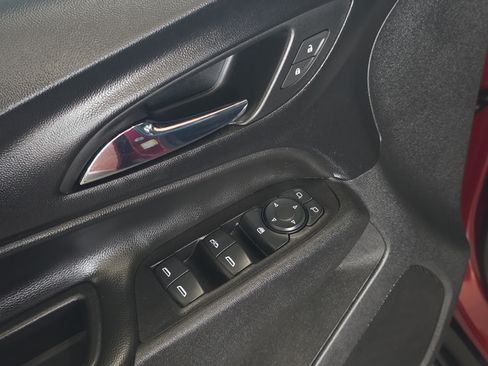Used 2018 Chevrolet Equinox LT AWD/4WD image 11