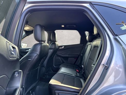 Used 2023 Ford Escape ST-Line Select w/ Tech Pack #2 image 9