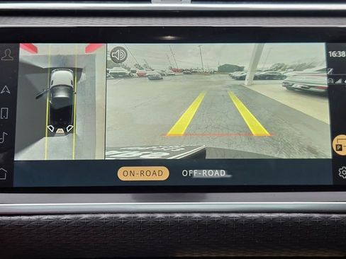 Used 2021 Land Rover Range Rover Velar R-Dynamic S image 32