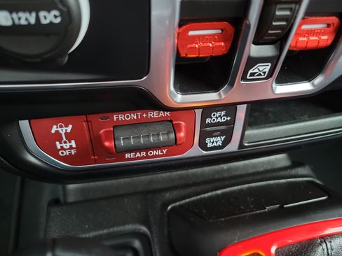 Used 2024 Jeep Wrangler Unlimited Rubicon image 36