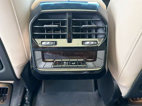 Used 2023 BMW iX xDrive50 w/ Sport Package AWD/4WD image 18