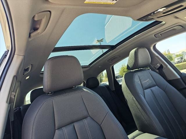 Certified 2025 Audi Q5 Premium w/ Convenience Package AWD/4WD image 3
