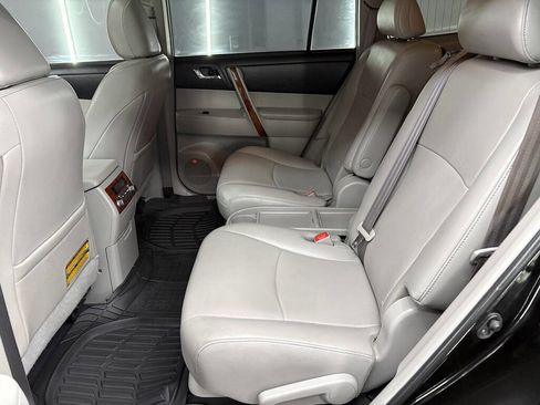 Used 2013 Toyota Highlander Limited image 11