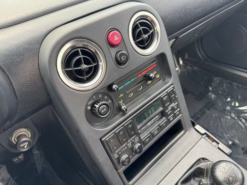 Used 1992 MAZDA MX-5 Miata RWD image 3