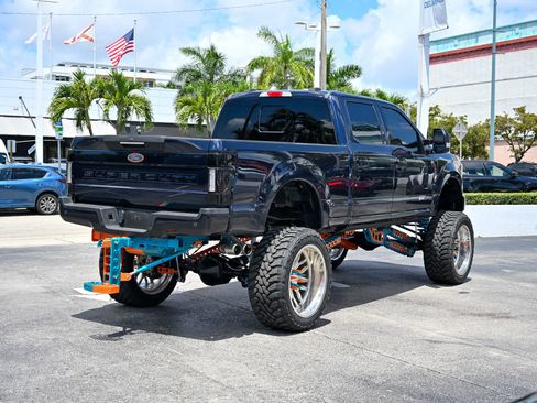 Used 2022 Ford F250 Lariat w/ Black Appearance Package AWD/4WD image 4