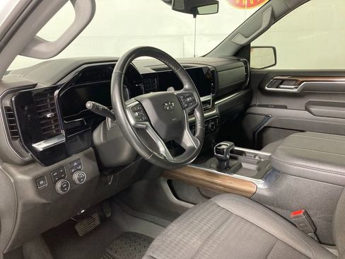 Used 2024 Chevrolet Silverado 1500 RST w/ Z71 Off-Road Package image 18