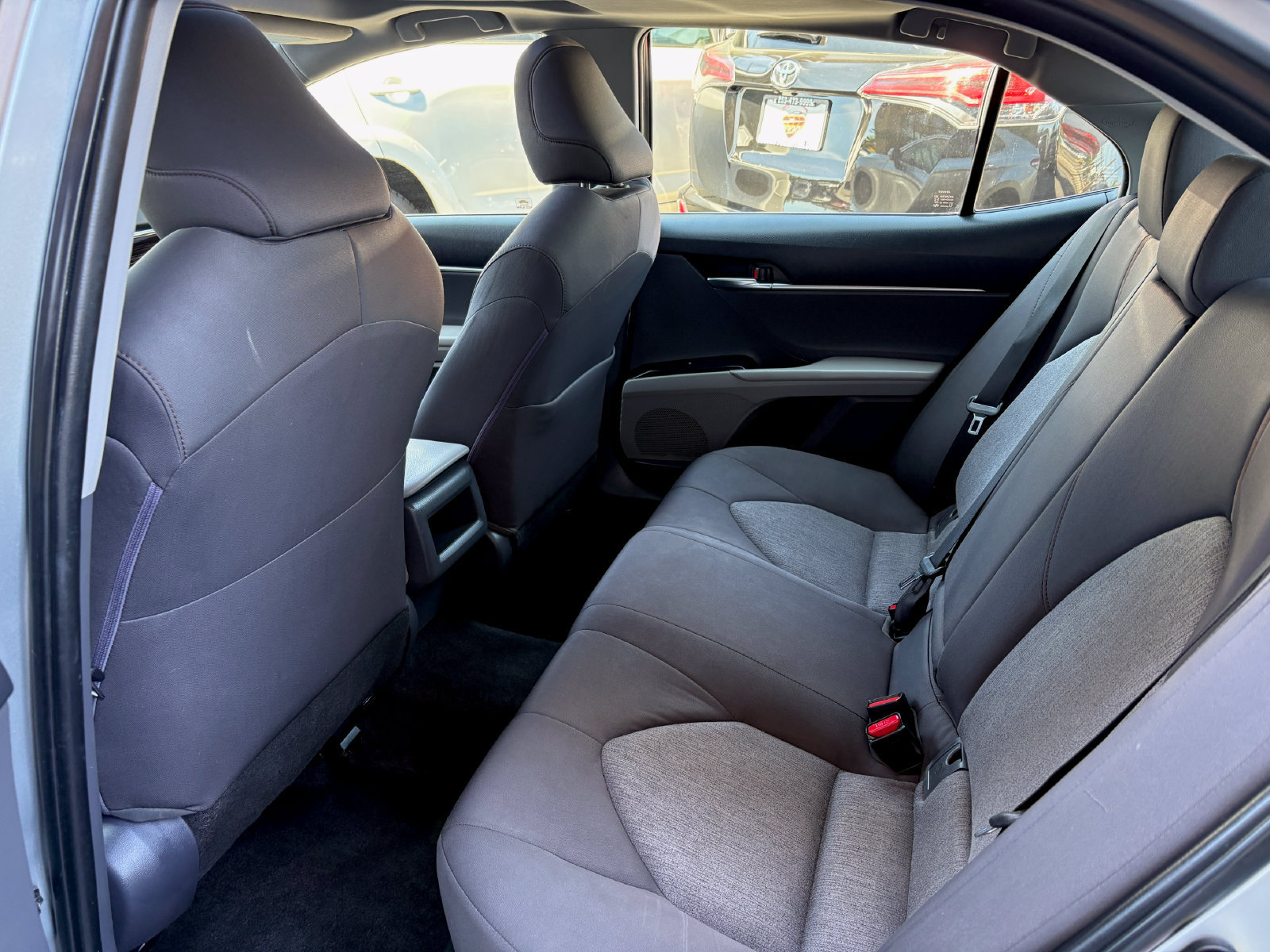 Used 2018 Toyota Camry LE w/ Moonroof Package FWD image 16