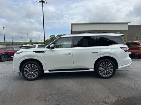 Used 2025 INFINITI QX80 Sensory AWD/4WD image 5