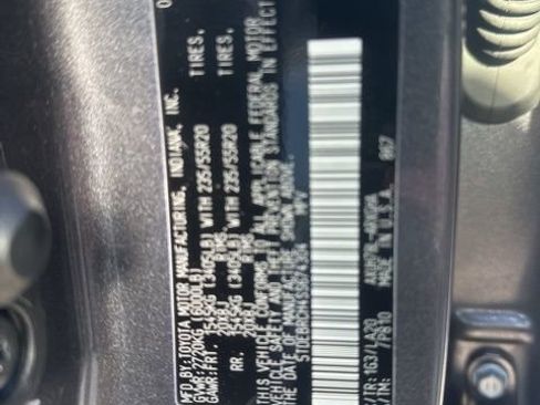 Used 2025 Toyota Highlander Platinum image 16