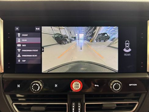 Used 2025 Porsche Macan w/ Premium Package Plus AWD/4WD image 26