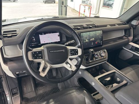 Used 2023 Land Rover Defender 130 X-Dynamic SE AWD/4WD image 18