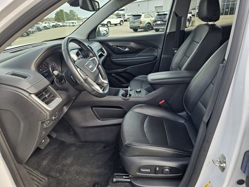 Used 2024 GMC Terrain SLT image 16