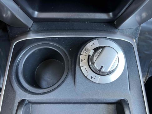 Used 2014 Toyota 4Runner SR5 image 9