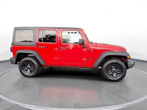 Used 2018 Jeep Wrangler Unlimited Sport w/ Connectivity Group AWD/4WD image 9