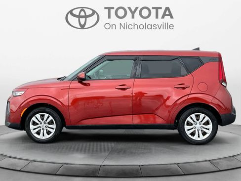 Used 2020 Kia Soul LX FWD image 3