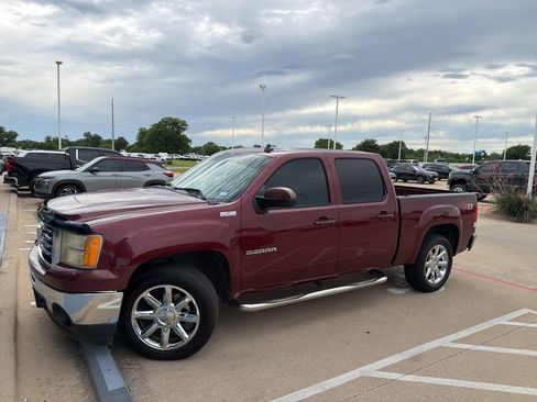 Used 2013 GMC Sierra 1500 SLT w/ All-Terrain Package AWD/4WD image 4