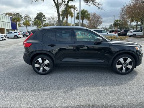 Used 2020 Volvo XC40 T5 Momentum w/ Protection Package Premier image 21