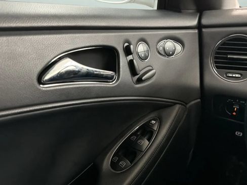 Used 2008 Mercedes-Benz CLS 550 image 14