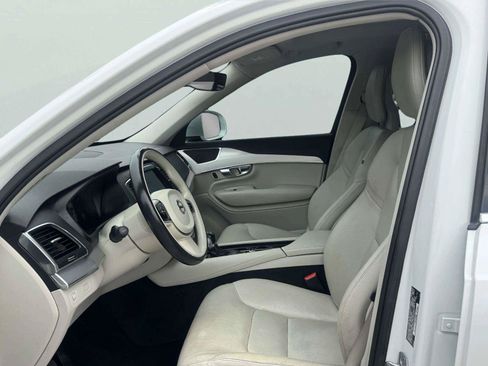 Used 2017 Volvo XC90 T6 Momentum w/ Vision Package AWD/4WD image 16