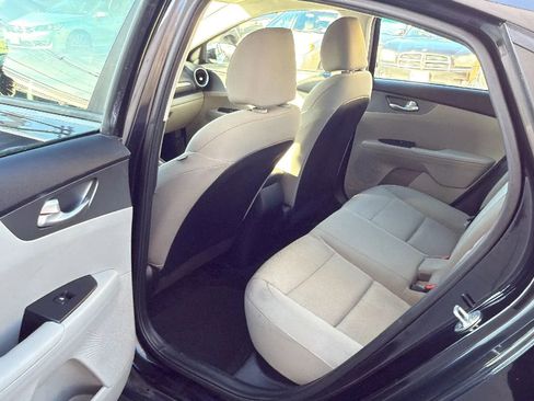 Used 2019 Kia Forte LXS image 27