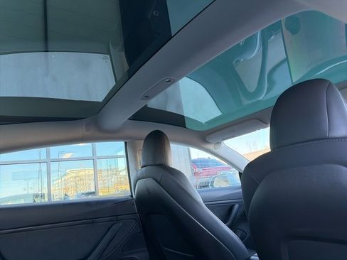 Used 2019 Tesla Model 3 Performance image 17