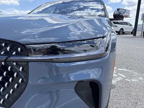 New 2026 Lincoln Nautilus Premier AWD/4WD image 9