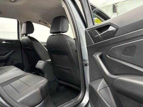 Used 2024 Volkswagen Jetta SE FWD image 31