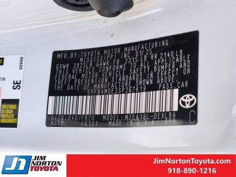 Used 2025 Toyota Corolla LE image 32