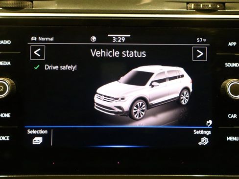 Used 2022 Volkswagen Tiguan SE image 34