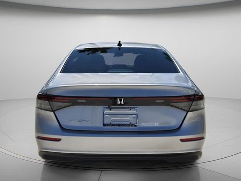 Certified 2025 Honda Accord SE image 6