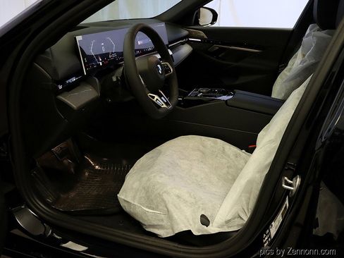 New 2026 BMW 530i xDrive w/ M Sport Package image 11