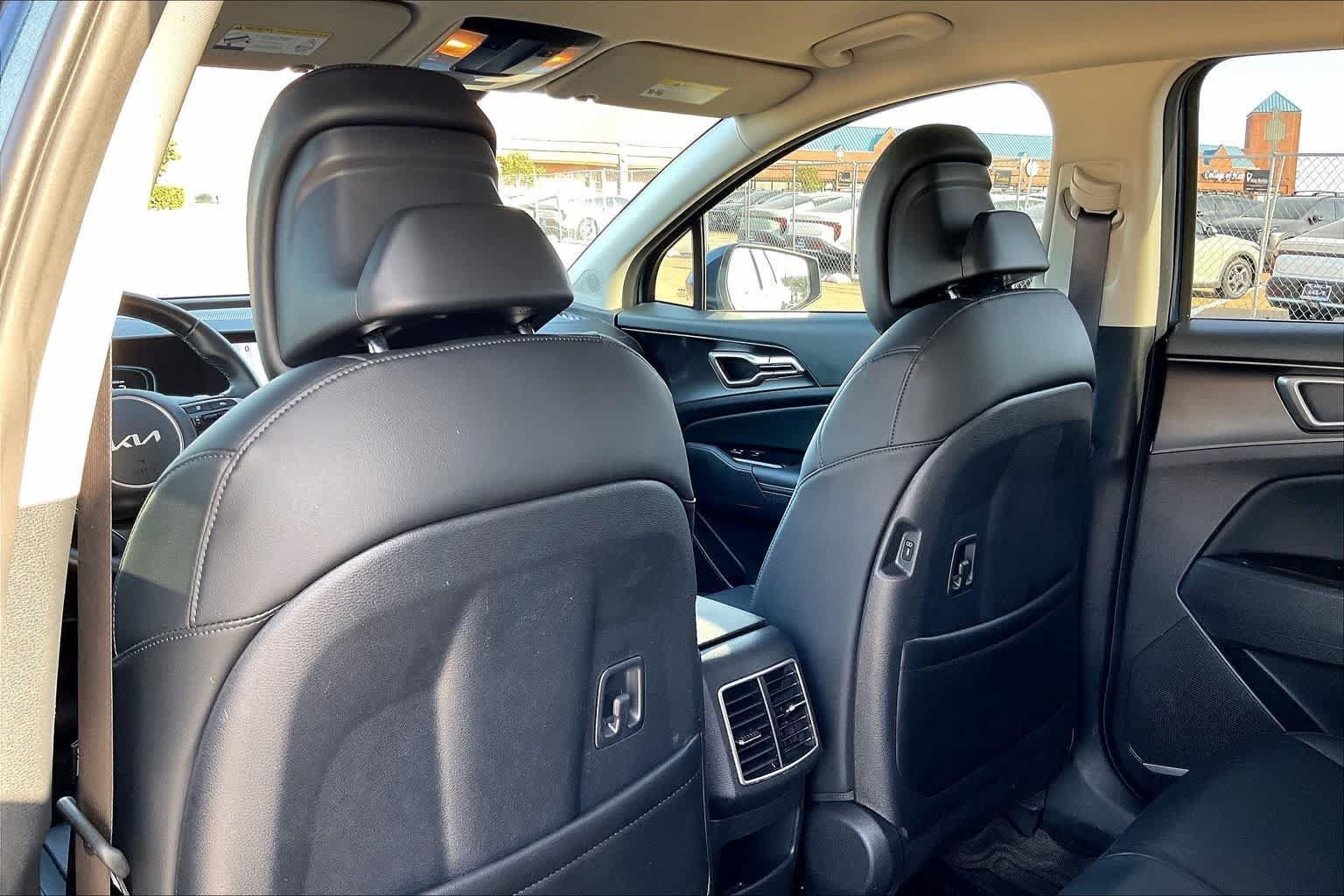 Certified 2025 Kia Sportage EX AWD/4WD image 11