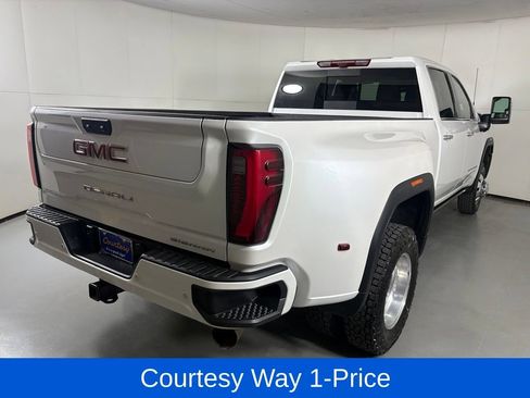 Used 2024 GMC Sierra 3500 Denali w/ Denali Reserve Package AWD/4WD image 11