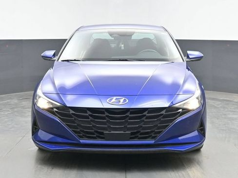 Used 2023 Hyundai Elantra SEL w/ Convenience Package FWD image 3