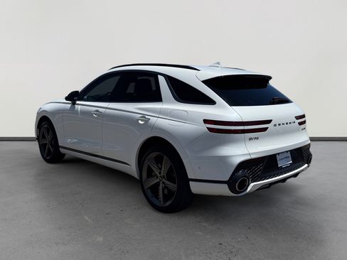 Used 2022 Genesis GV70 3.5T Sport w/ Sport Prestige Package AWD/4WD image 3