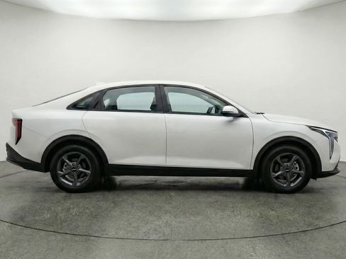 Used 2025 Kia K4 FWD image 11
