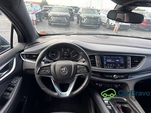 Used 2024 Buick Enclave Essence AWD/4WD image 11