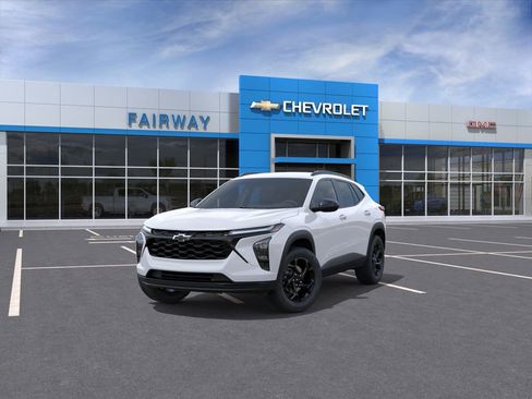 New 2026 Chevrolet Trax LT w/ Driver Confidence Package FWD image 9