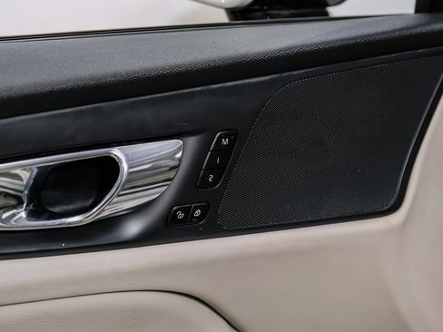 Used 2019 Volvo S60 T5 Momentum w/ Premium Package image 44