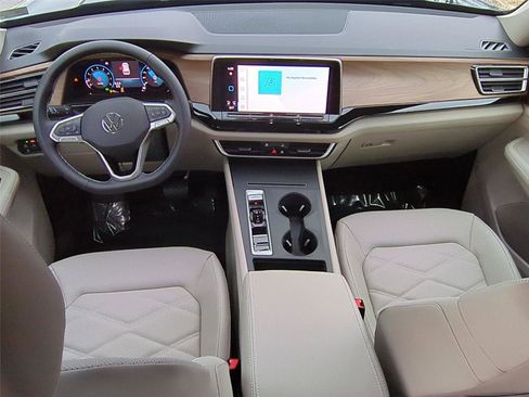 New 2026 Volkswagen Atlas SE image 16