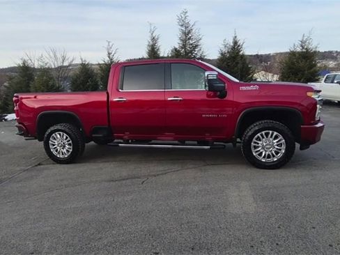 Used 2022 Chevrolet Silverado 2500 High Country w/ Z71 Off-Road Package image 2