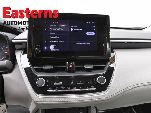 Used 2024 Toyota Corolla Cross L image 11