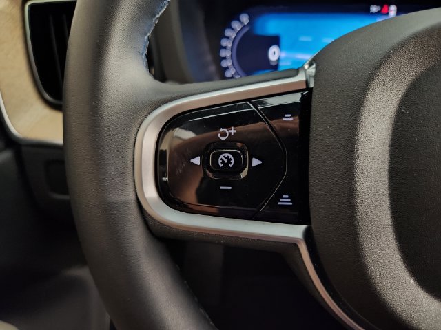 Certified 2026 Volvo XC60 B5 Plus AWD/4WD image 28