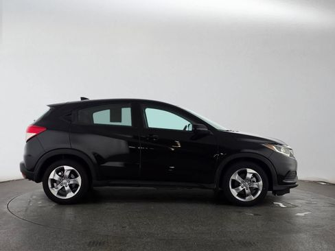 Used 2022 Honda HR-V LX image 2