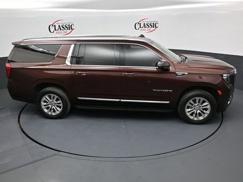Used 2023 GMC Yukon XL SLT w/ SLT Luxury Package image 20