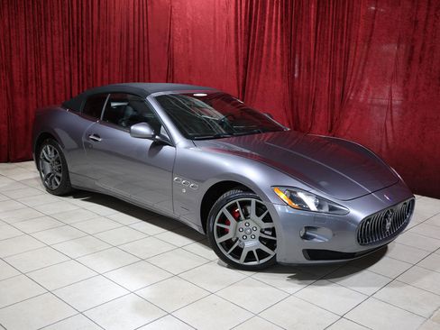 Used 2017 Maserati GranTurismo Convertible RWD image 2