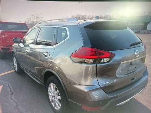 Used 2020 Nissan Rogue SV image 4