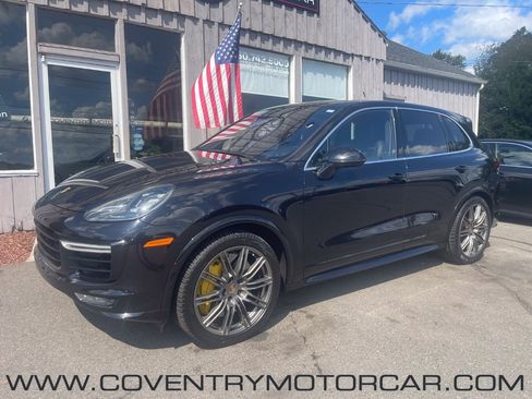Used 2016 Porsche Cayenne Turbo S image 2
